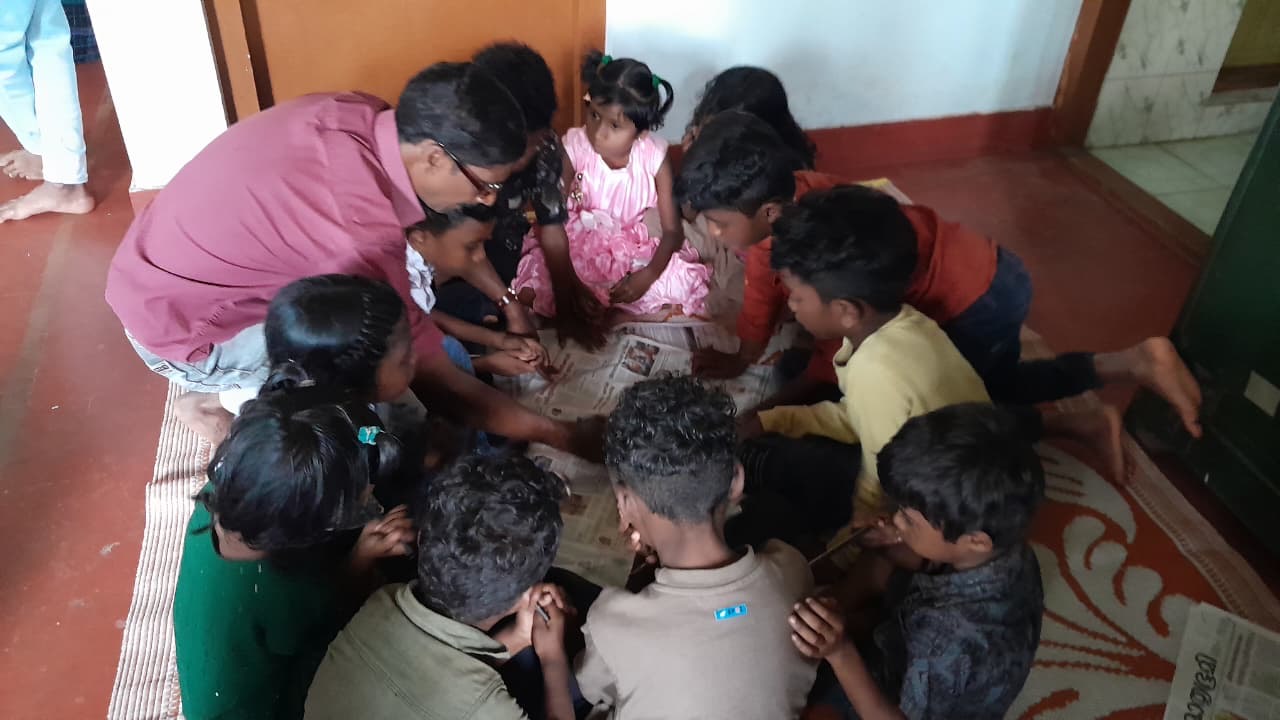 Children at the Erumad community camp